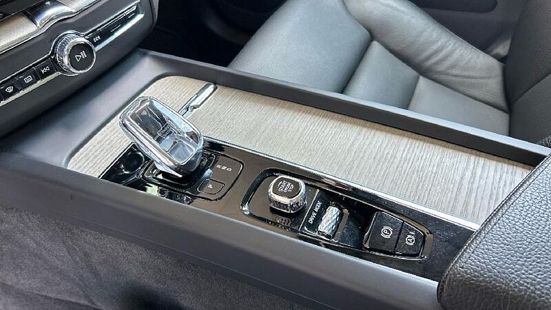Volvo XC60 2.0 T6 RECHARGE INSCRIPTION AUTO 4WD 340 5P