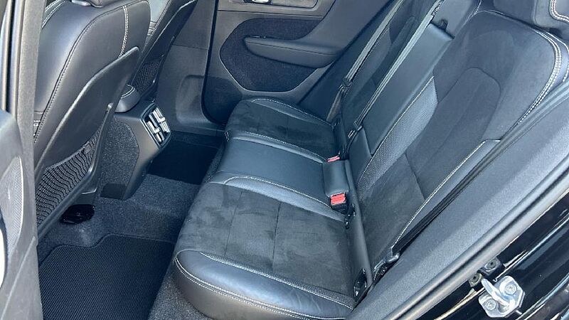 Volvo XC40 2.0 B4 G R-DESIGN AUTO 197 5P