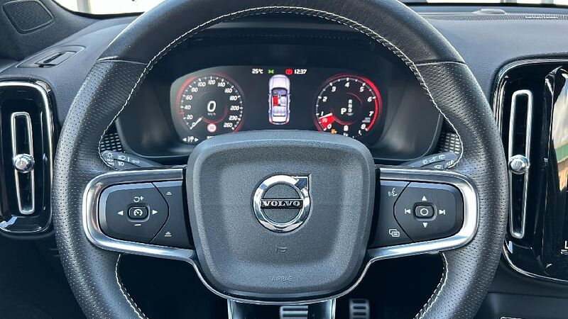 Volvo XC40 2.0 B4 G R-DESIGN AUTO 197 5P