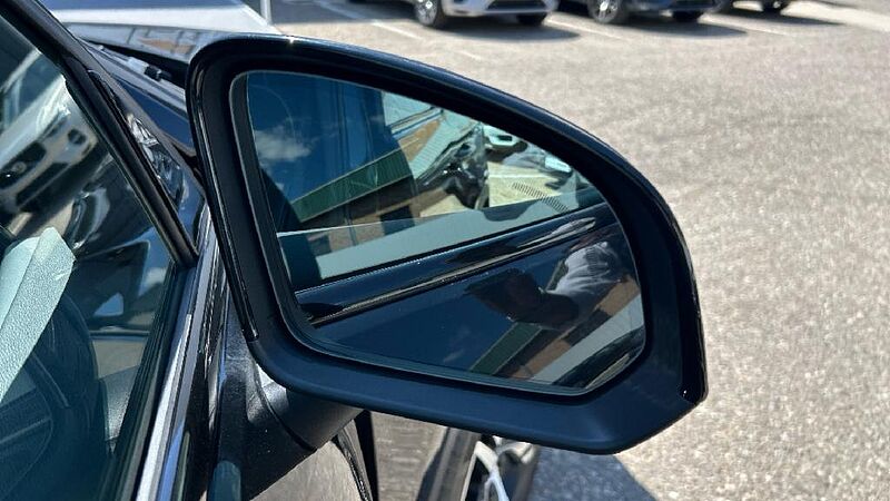 Volvo XC40 2.0 B4 G R-DESIGN AUTO 197 5P