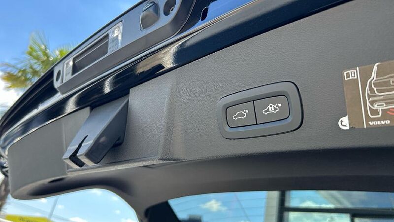 Volvo XC40 2.0 B4 G R-DESIGN AUTO 197 5P