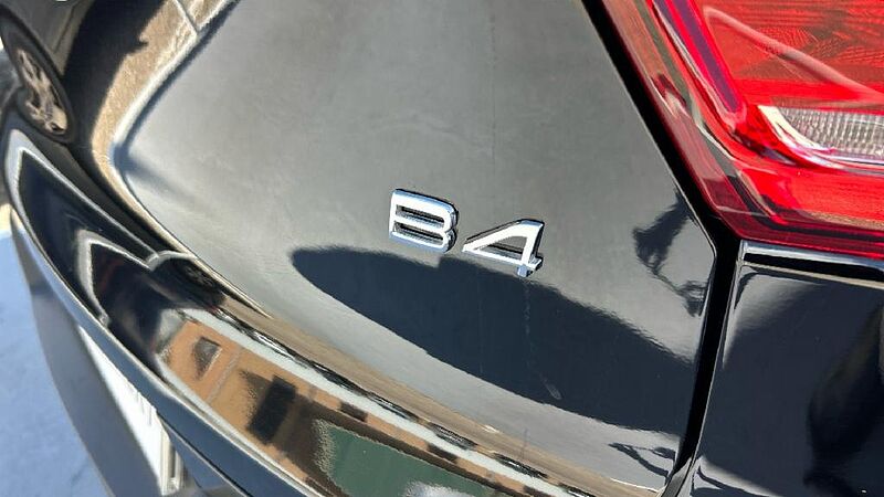 Volvo XC40 2.0 B4 G R-DESIGN AUTO 197 5P