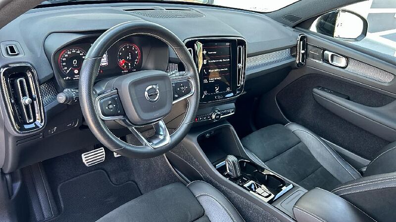 Volvo XC40 2.0 B4 G R-DESIGN AUTO 197 5P
