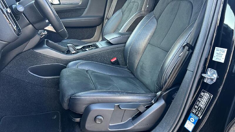 Volvo XC40 2.0 D4 R-DESIGN 4WD AUTO 190 5P