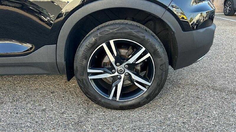 Volvo XC40 2.0 D4 R-DESIGN 4WD AUTO 190 5P