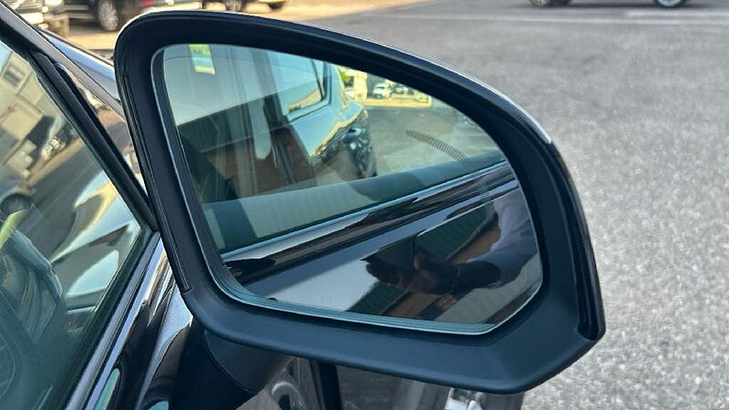 Volvo XC40 2.0 D4 R-DESIGN 4WD AUTO 190 5P