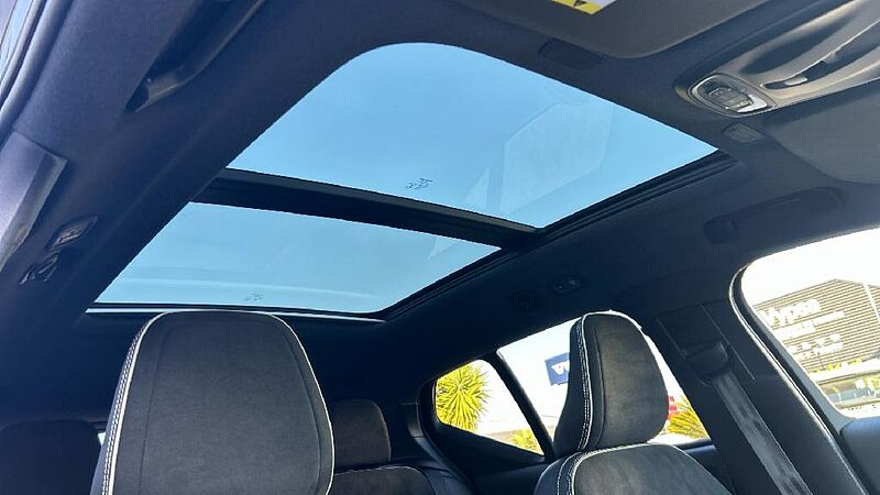 Volvo XC40 2.0 D4 R-DESIGN 4WD AUTO 190 5P