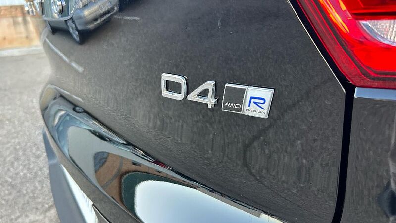 Volvo XC40 2.0 D4 R-DESIGN 4WD AUTO 190 5P