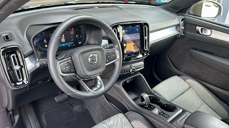 Volvo XC40 2.0 B3 CORE AUTO 163 5P