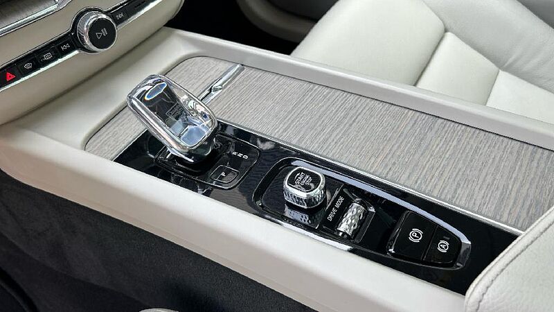 Volvo XC60 2.0 T6 RECHARGE INSCRIPTION AUTO 4WD 340 5P