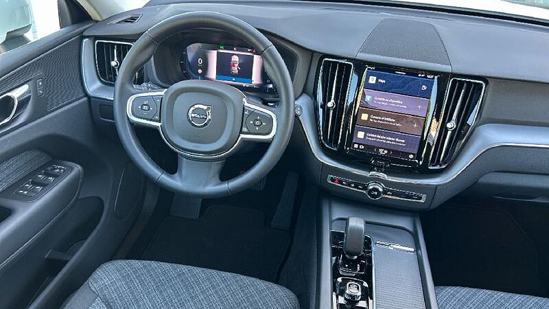 Volvo XC60 2.0 B5 P CORE AUTO 4WD 250 5P