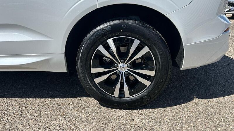 Volvo XC60 2.0 B5 P CORE AUTO 4WD 250 5P