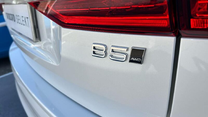 Volvo XC60 2.0 B5 P CORE AUTO 4WD 250 5P