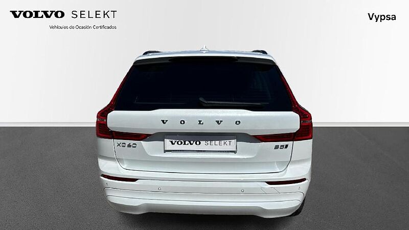 Volvo XC60 2.0 B5 P CORE AUTO 4WD 250 5P