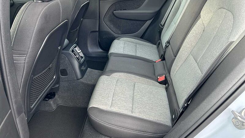 Volvo XC40 Recharge Core, T4 plug-in hybrid, El?ctrico/Gasolina, Bright