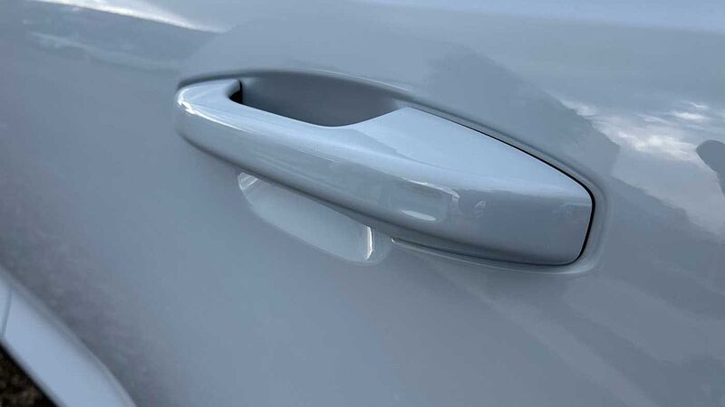 Volvo XC40 Recharge Core, T4 plug-in hybrid, El?ctrico/Gasolina, Bright