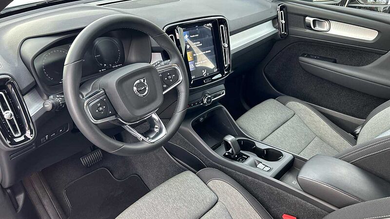 Volvo XC40 Recharge Core, T4 plug-in hybrid, El?ctrico/Gasolina, Bright