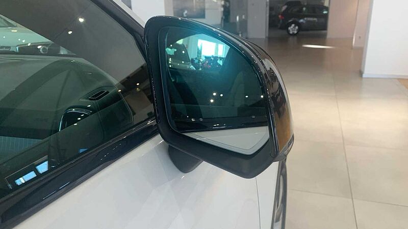 Volvo XC40 Recharge Plus, T4 plug-in hybrid, El?ctrico/Gasolina, Dark