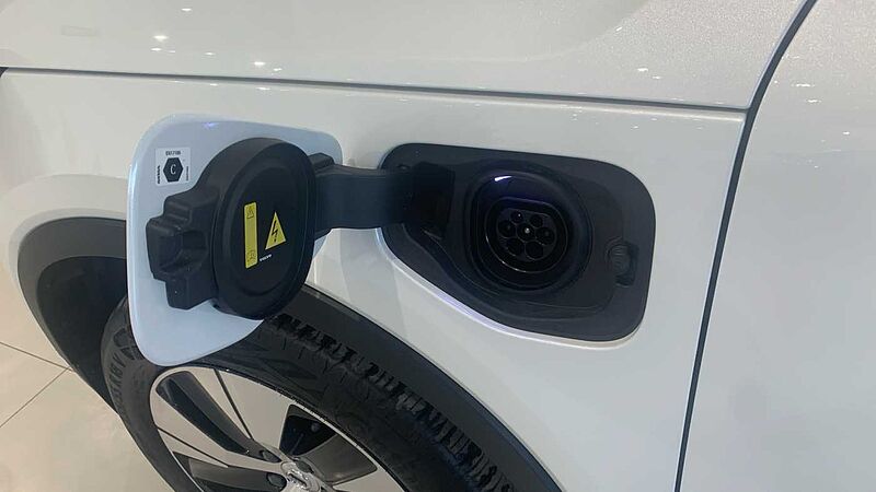 Volvo XC40 Recharge Plus, T4 plug-in hybrid, El?ctrico/Gasolina, Dark