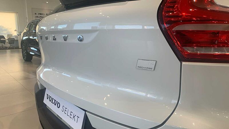 Volvo XC40 Recharge Plus, T4 plug-in hybrid, El?ctrico/Gasolina, Dark