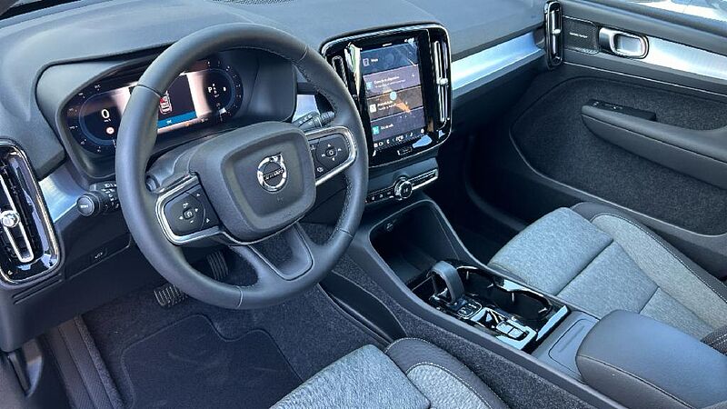 Volvo XC40 2.0 B3 PLUS DARK AUTO 163 5P