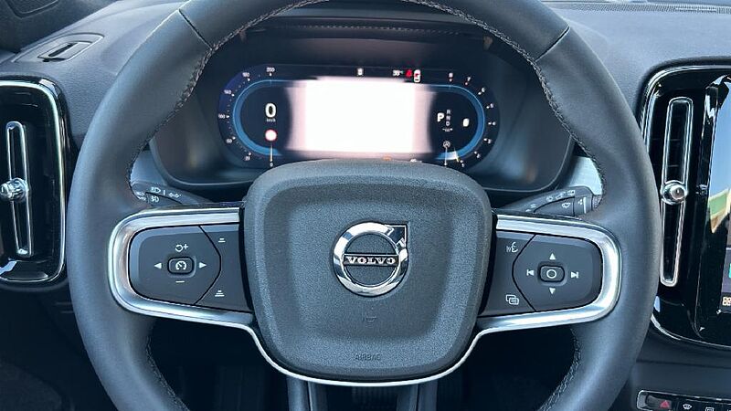 Volvo XC40 2.0 B3 PLUS DARK AUTO 163 5P
