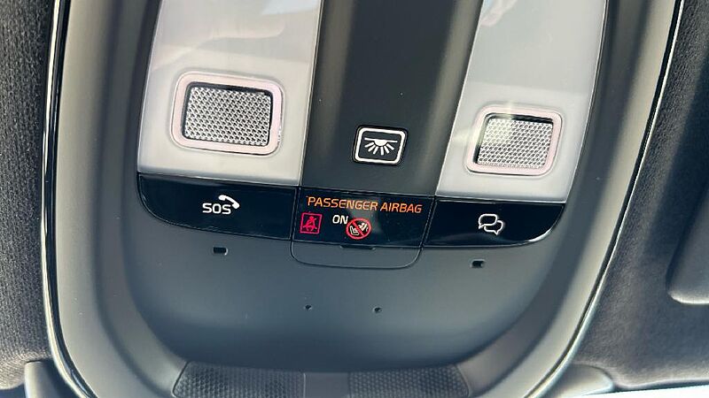 Volvo XC40 2.0 B3 PLUS DARK AUTO 163 5P