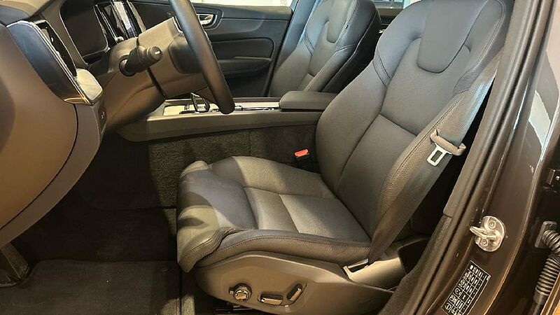 Volvo XC60 2.0 T6 RECHARGE PLUS DARK AUTO 4WD 350 5P