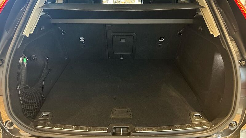 Volvo XC60 2.0 T6 RECHARGE PLUS DARK AUTO 4WD 350 5P