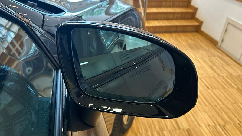 Volvo XC60 2.0 T6 RECHARGE PLUS DARK AUTO 4WD 350 5P