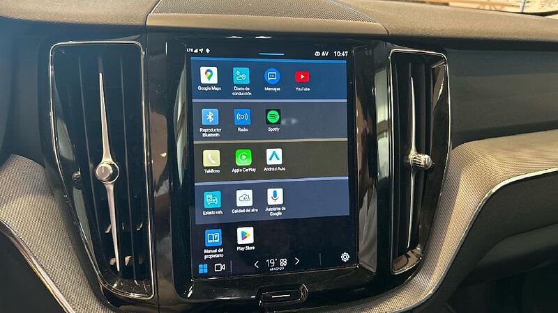 Volvo XC60 2.0 T6 RECHARGE PLUS DARK AUTO 4WD 350 5P