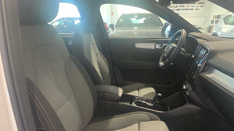 Volvo XC40 XC40 Recharge Plus, T4 Híbrido enchufable, Gasolina, Dark