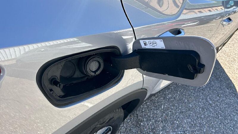 Volvo XC40 Recharge Core, T4 plug-in hybrid, El?ctrico/Gasolina, Bright