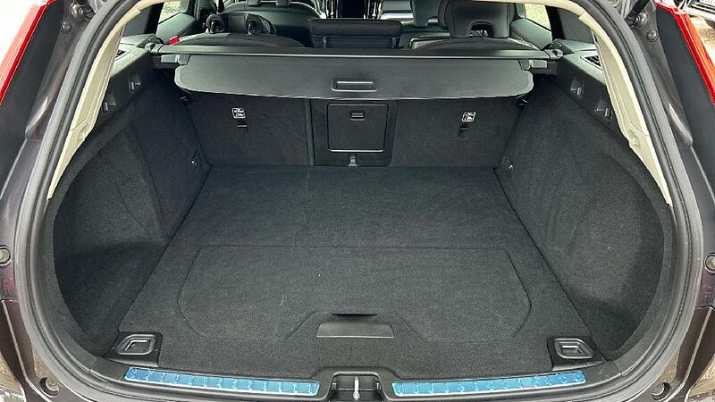 Volvo V60 2.0 B4 D ESSENTIAL AUTO 197 5P