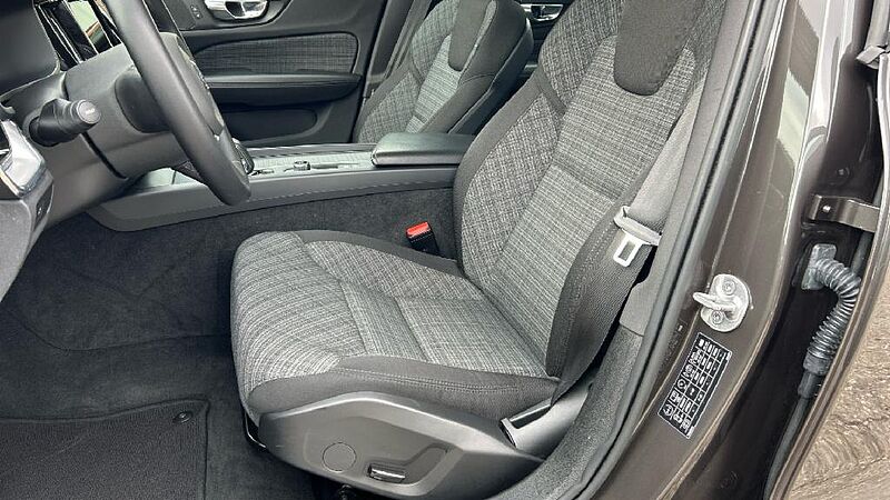 Volvo V60 2.0 B4 D ESSENTIAL AUTO 197 5P