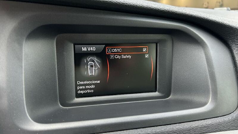 Volvo V40 1.6 D2 MOMENTUM AUT. DCT 115 5P