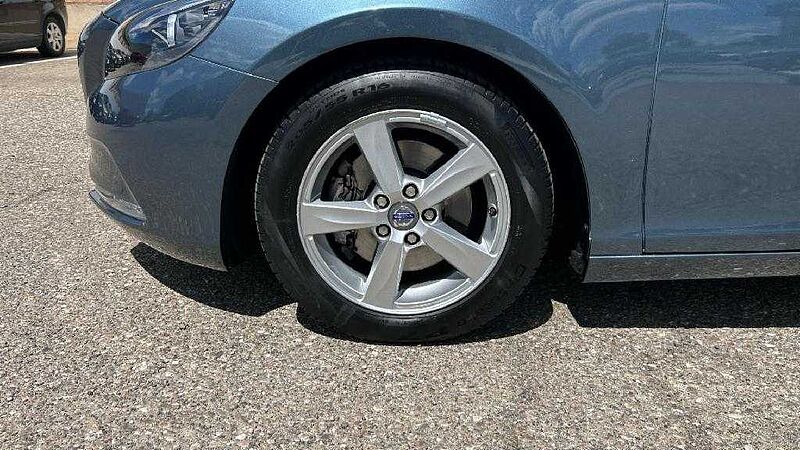 Volvo V40 1.6 D2 MOMENTUM AUT. DCT 115 5P