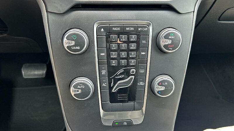 Volvo V40 1.6 D2 MOMENTUM AUT. DCT 115 5P