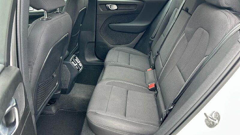 Volvo XC40 XC40 Momentum Pro, T2 (gasolina - aut)