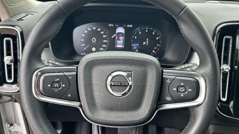 Volvo XC40 XC40 Momentum Pro, T2 (gasolina - aut)