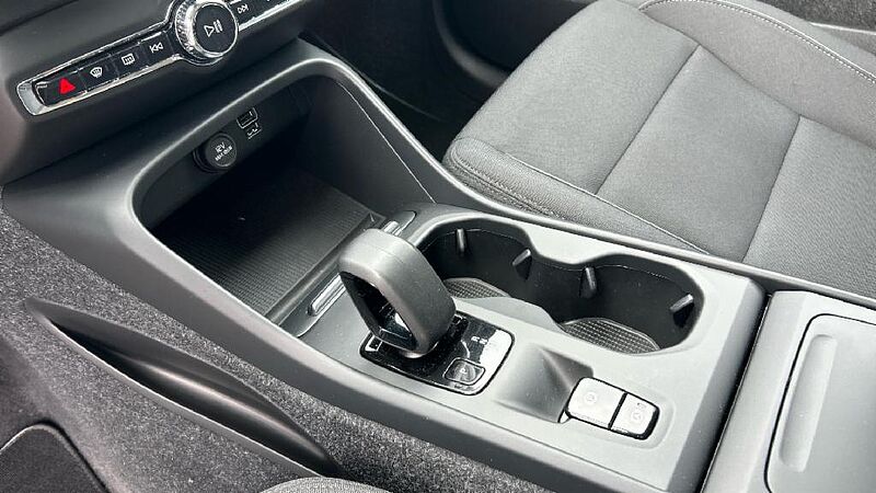 Volvo XC40 XC40 Momentum Pro, T2 (gasolina - aut)