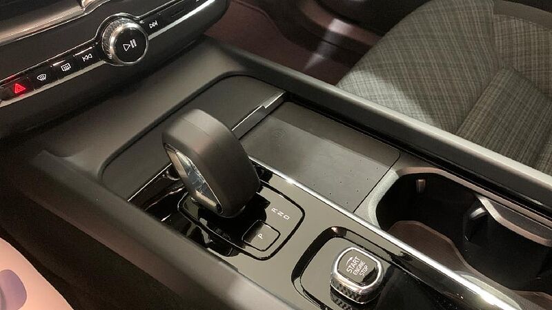 Volvo XC60 2.0 B4 D CORE AUTO 197 5P