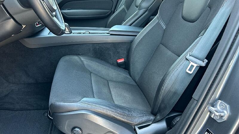 Volvo XC60 XC60 Momentum Pro, B4 mild hybrid
