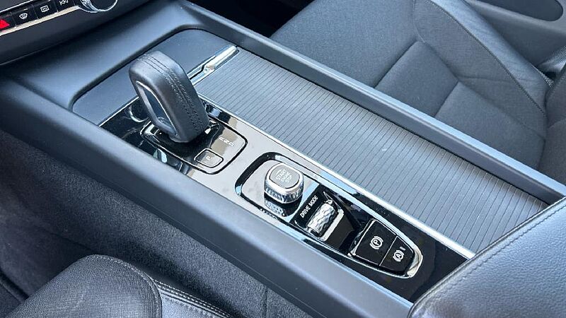 Volvo XC60 XC60 Momentum Pro, B4 mild hybrid