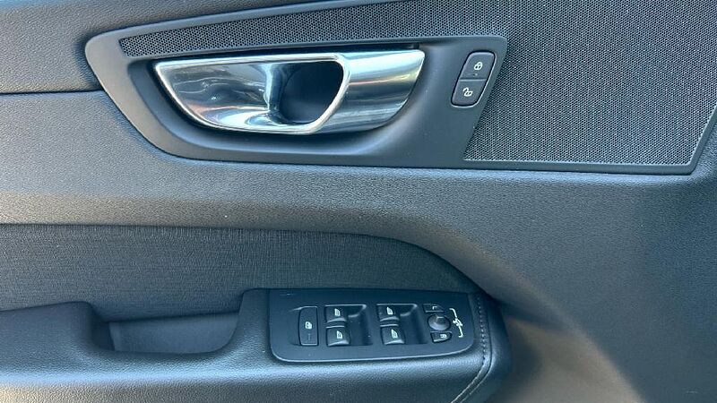 Volvo XC60 XC60 Momentum Pro, B4 mild hybrid