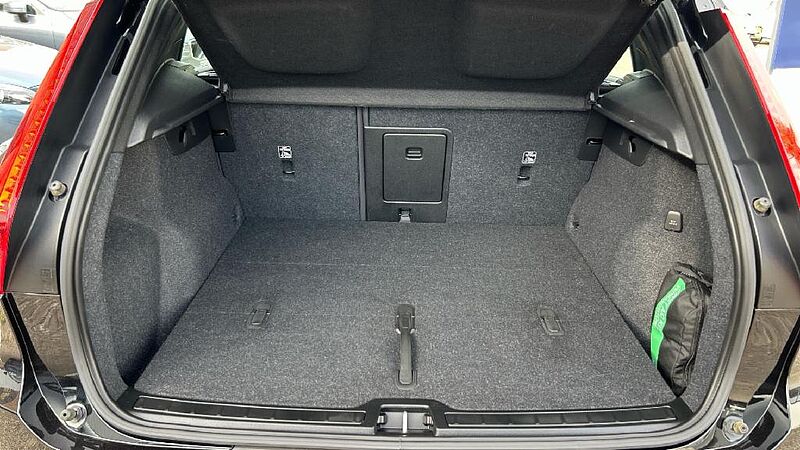 Volvo XC40 2.0 B3 PLUS DARK AUTO 163 5P
