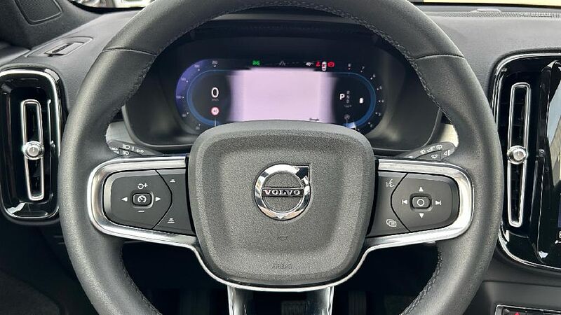Volvo XC40 2.0 B3 PLUS DARK AUTO 163 5P
