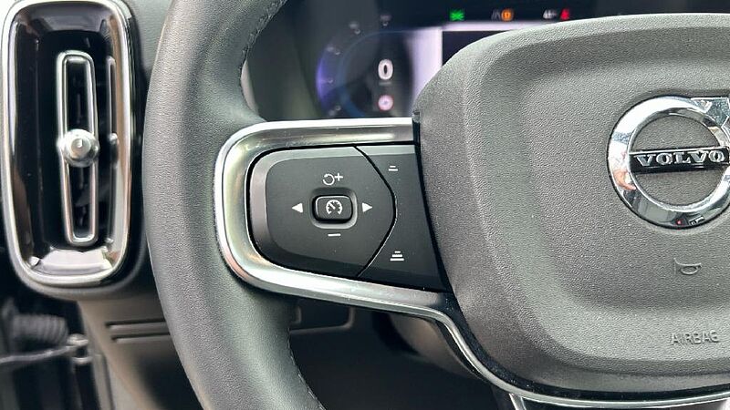 Volvo XC40 2.0 B3 PLUS DARK AUTO 163 5P