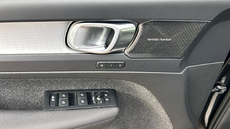 Volvo XC40 2.0 B3 PLUS DARK AUTO 163 5P