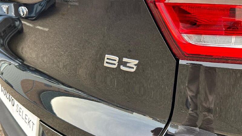 Volvo XC40 2.0 B3 PLUS DARK AUTO 163 5P
